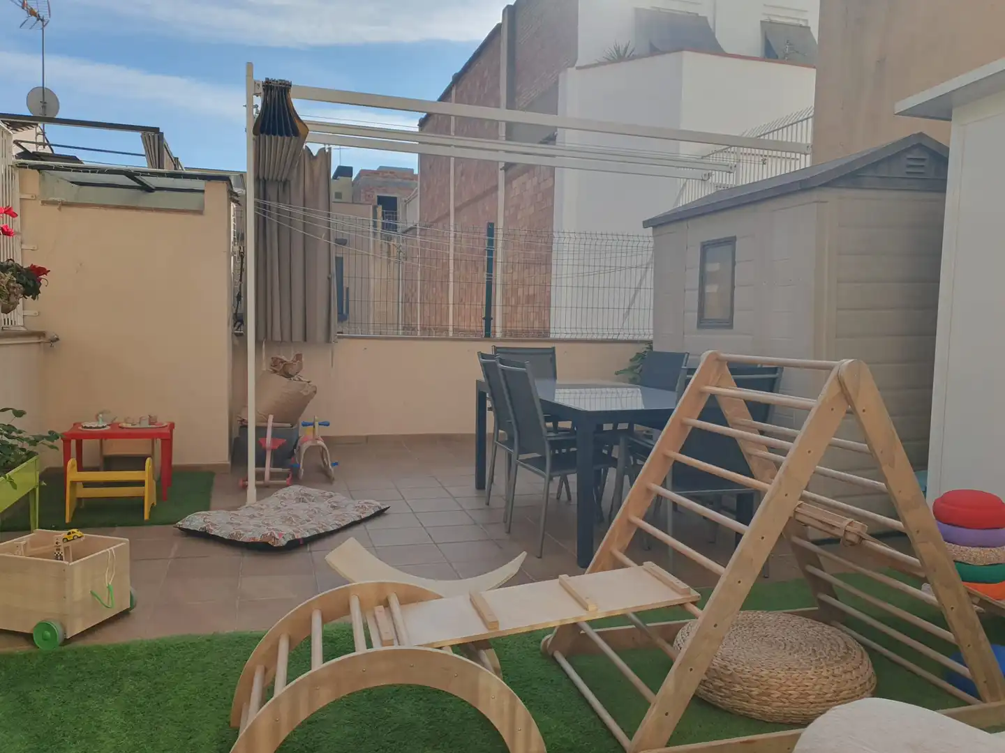 Houses for sale in Carrer de Pujós, 60, Collblanc