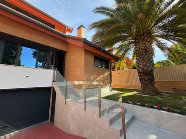 Detached house with garden to rent in Viñas Viejas