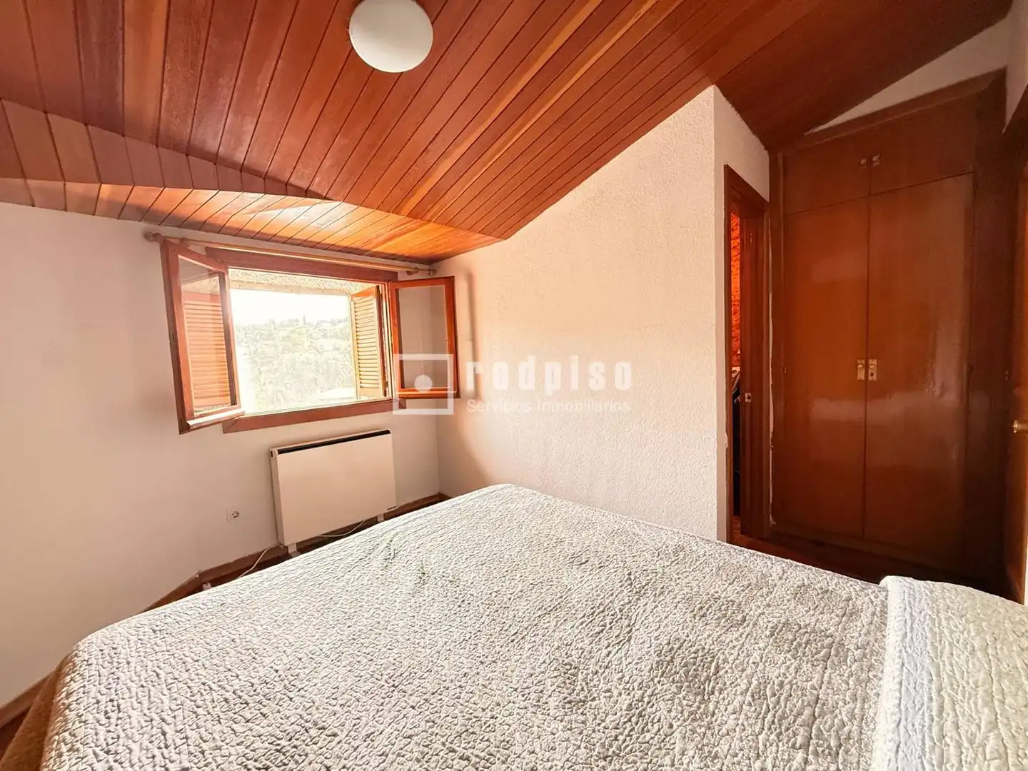 Habitación de Piso en venta en El Espinar con Calefacción, Jardín privado y Parquet
