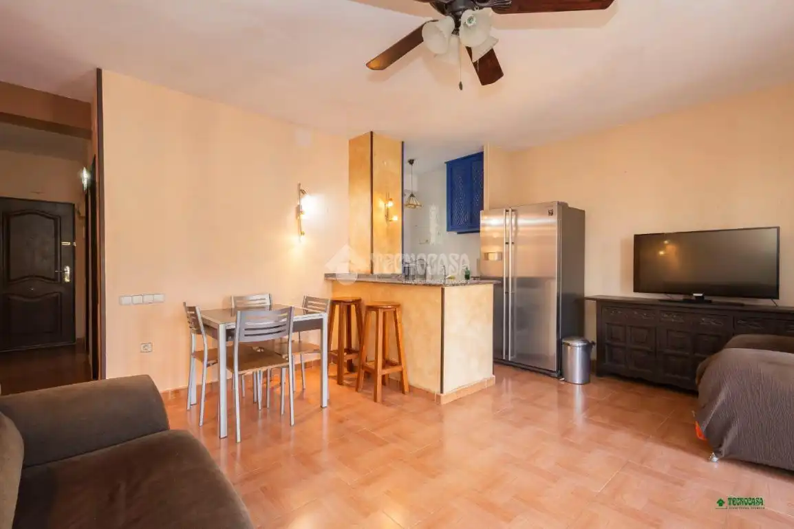 Sala de estar de Piso en venta en Almería con Terraza