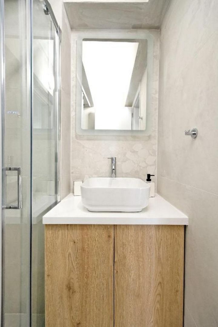 Bathroom of Flat to rent in Torrelavega   with Air Conditioner, Furnished and TV