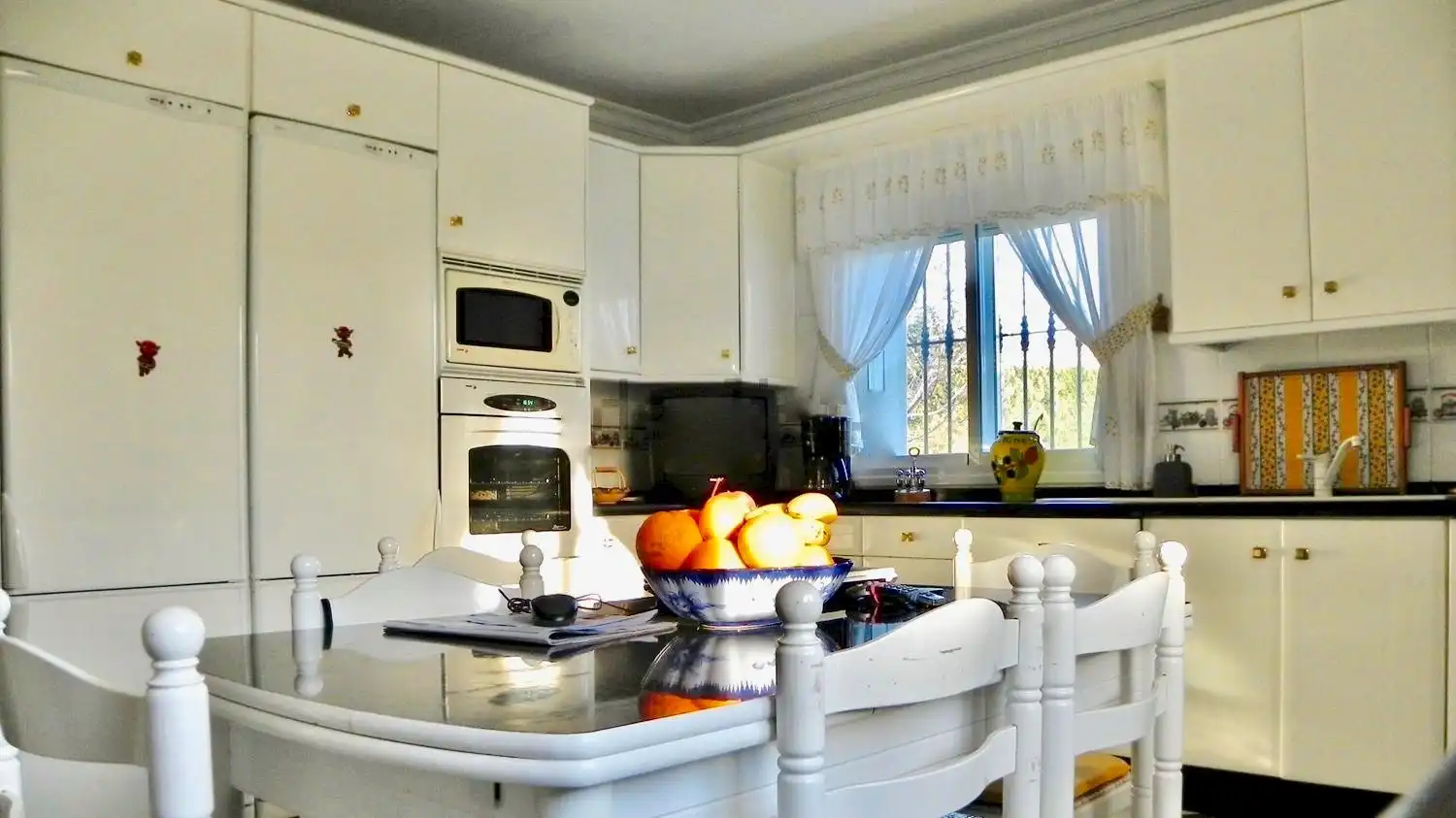 Cuina de Casa o xalet en venda en Cáceres amb Aire condicionat, Jardí privat i Parquet