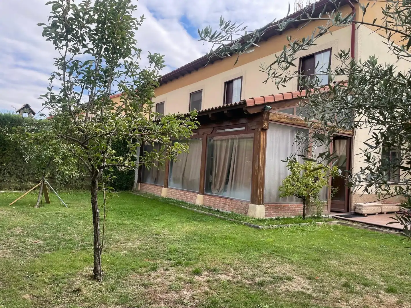 Casa adosada en venta en Hontanares de Eresma