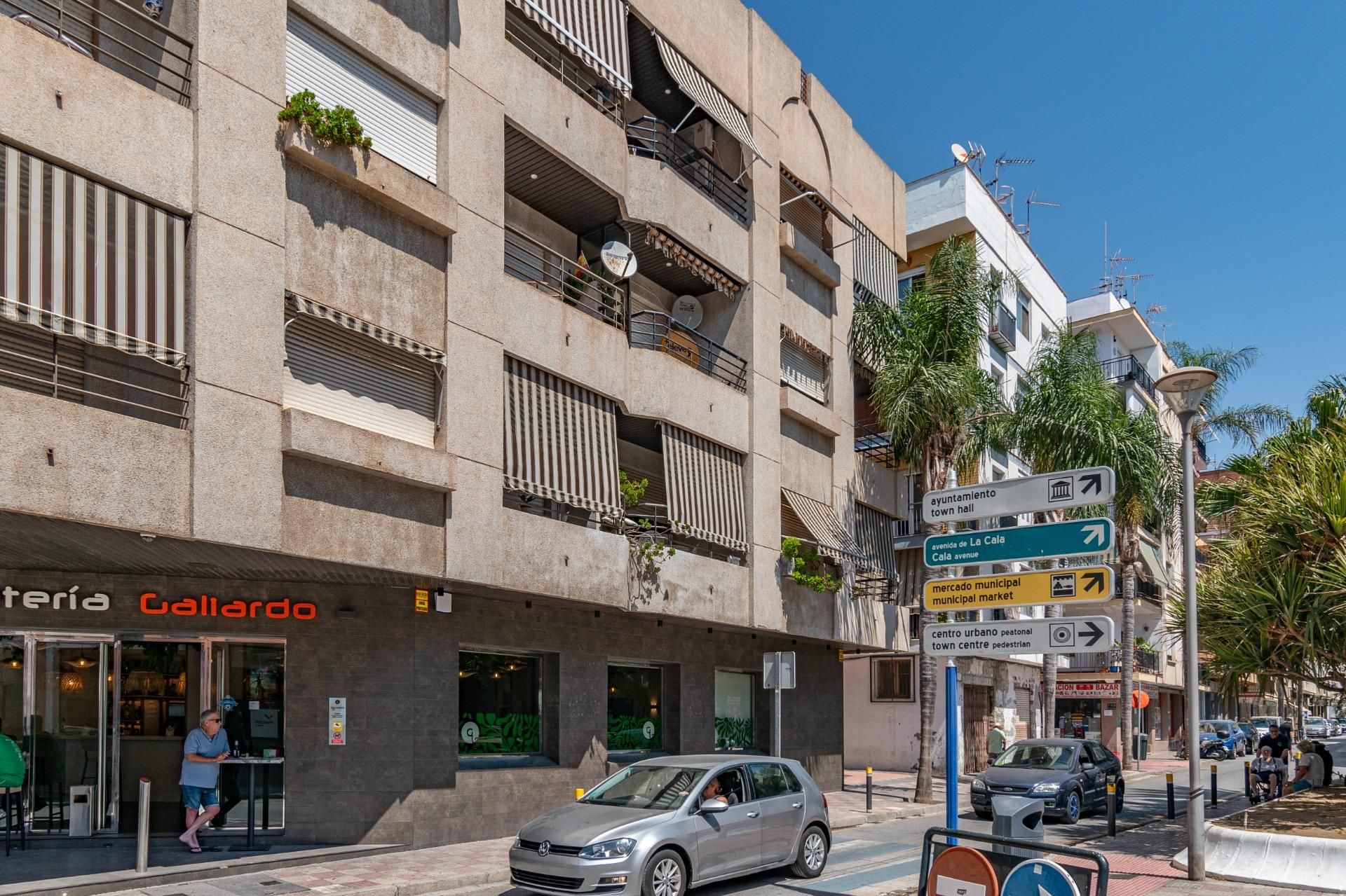 Vista exterior de Piso en venta en Almuñécar con Aire acondicionado, Terraza y Balcón
