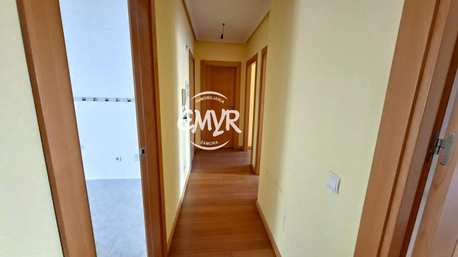 Flat for sale in Zamora Capital   with Heating, Parquet flooring and Balcony