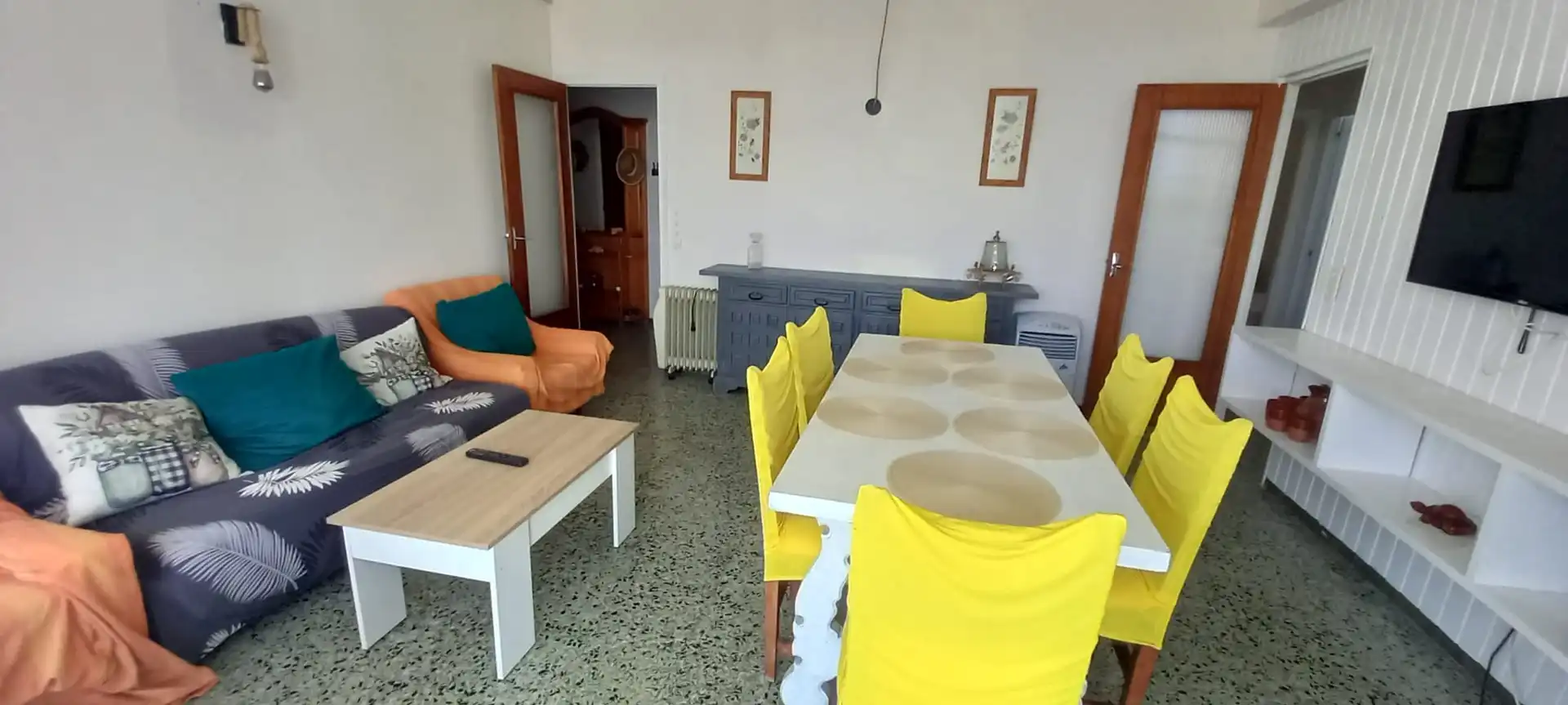 Menjador de Apartament en venda en Roses amb Jardí privat
