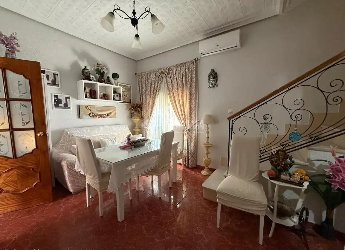 Sala d'estar de Casa adosada en venda en Campillo de Arenas
