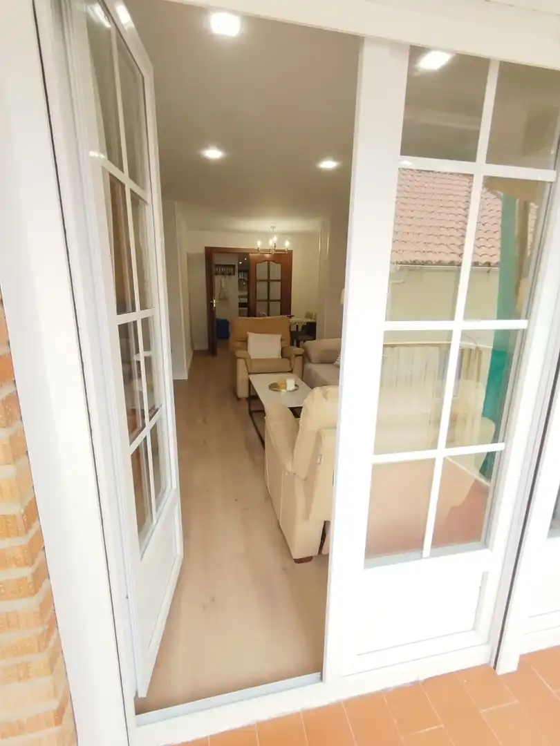 Living room of Flat for rent in Granada  with Air Conditioner, Heating and Furnished