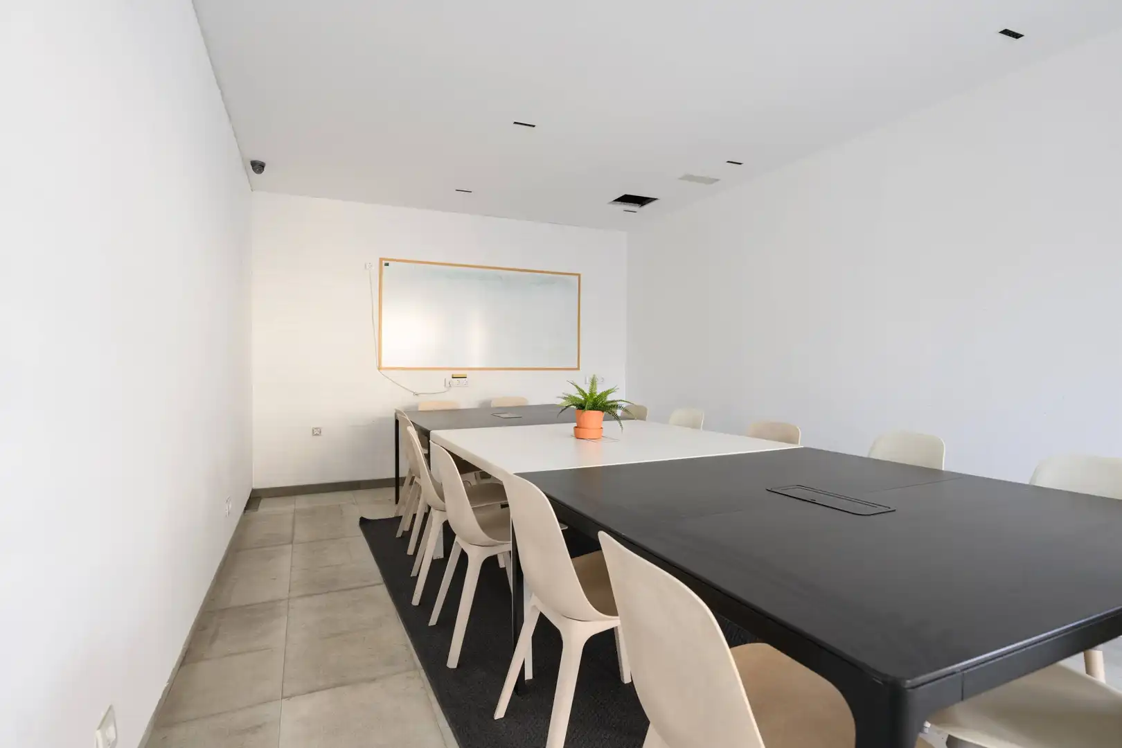 Comedor de Local de alquiler en San Bartolomé de Tirajana con Aire acondicionado y Amueblado