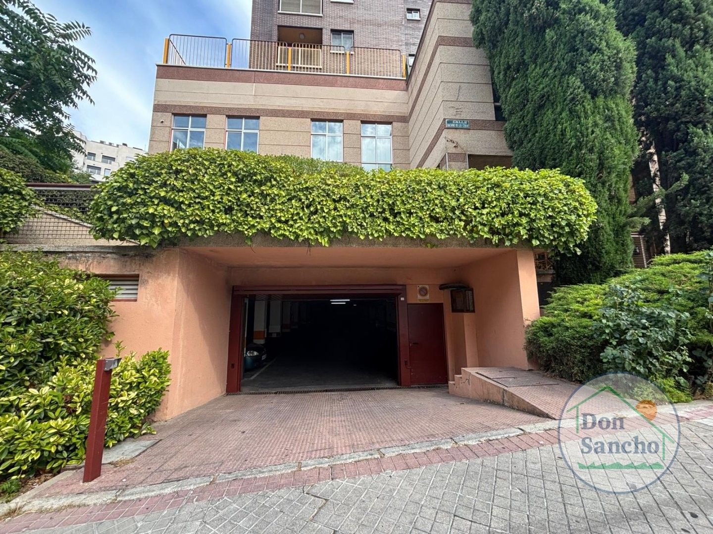 Exterior view of Flat for sale in Valladolid Capital  with Heating, Swimming Pool and Furnished