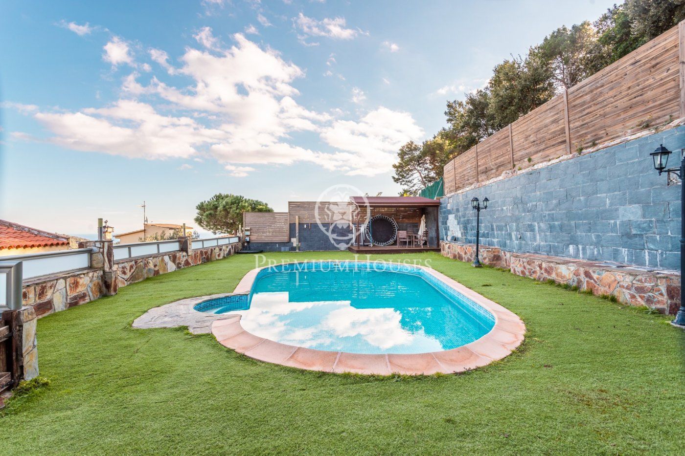 Piscina de Casa o xalet de lloguer en Sant Cebrià de Vallalta amb Calefacció, Jardí privat i Piscina