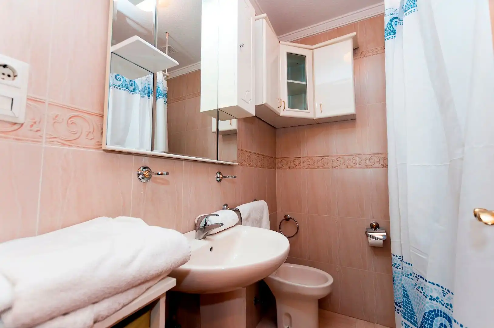 Bathroom of Detached homes for rent in Almuñécar  with Air Conditioner, Heating and Private garden