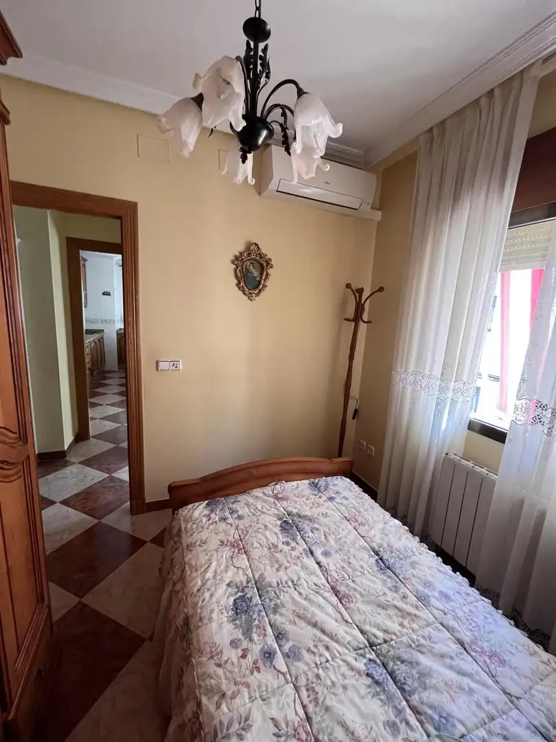 Dormitori de Casa o xalet en venda en Coria amb Aire condicionat i Terrassa