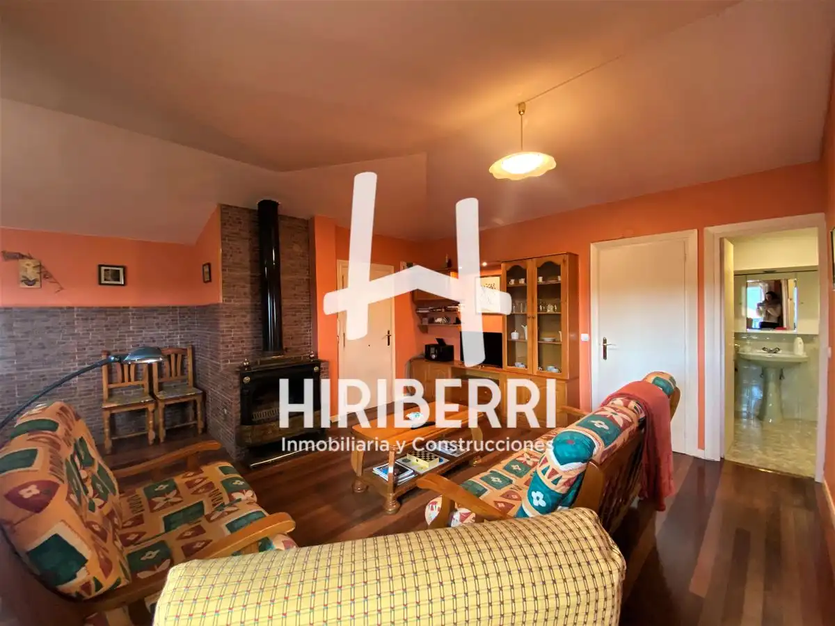 Sala de estar de Ático en venta en Herramélluri con Trastero y Amueblado