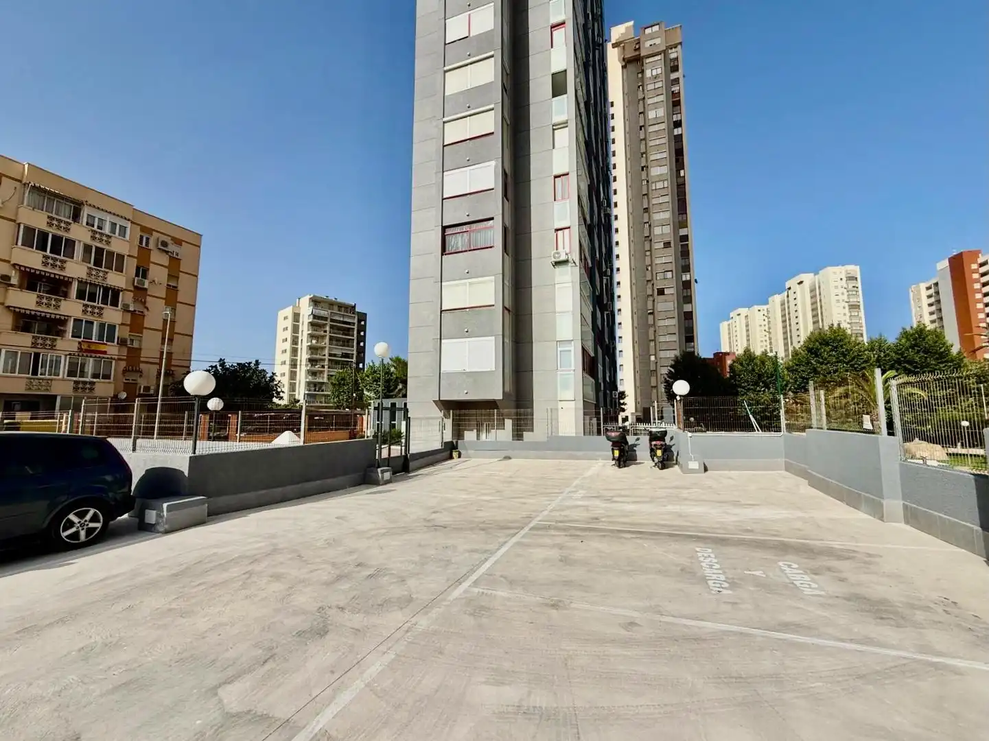 Vista exterior de Apartamento en venta en Benidorm con Jardín privado, Terraza y Amueblado