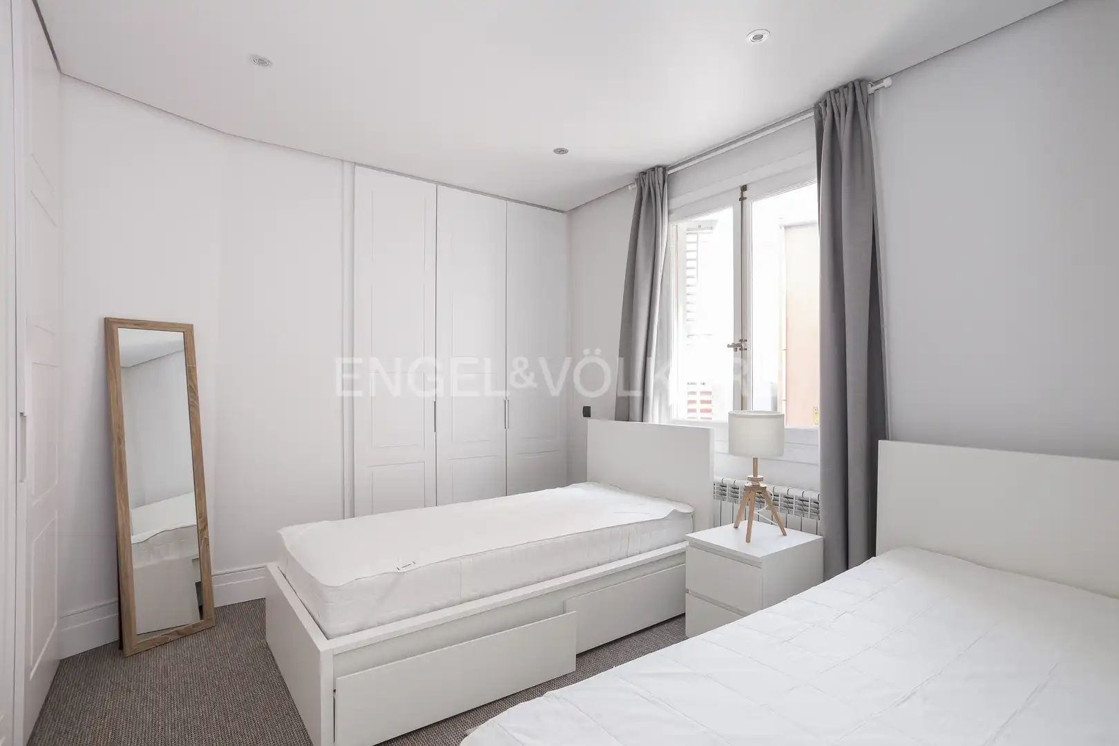 Bedroom of Flat for rent in Madrid  with Air Conditioner, Heating and Parquet flooring