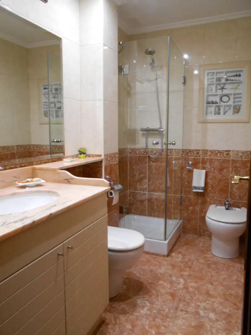 Baño de Piso en venta en Loiu con Calefacción, Trastero y Horno