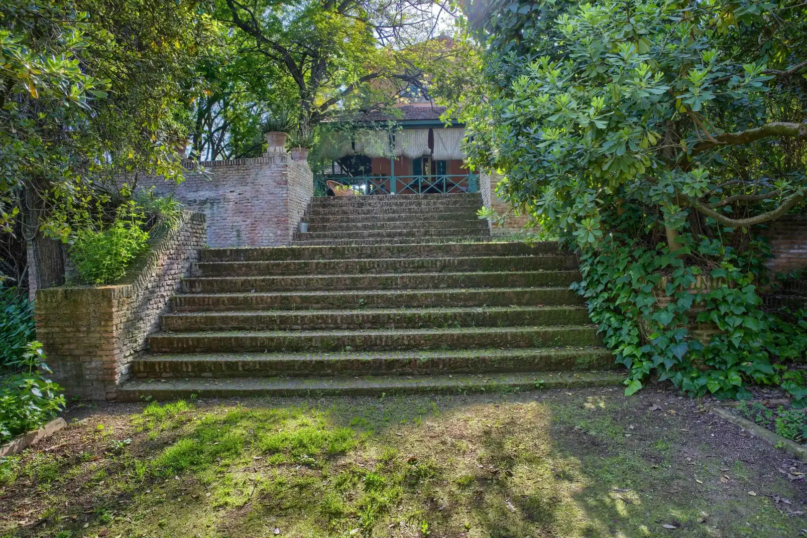 Jardí de Casa o xalet en venda en Sanlúcar la Mayor amb Aire condicionat, Jardí privat i Terrassa