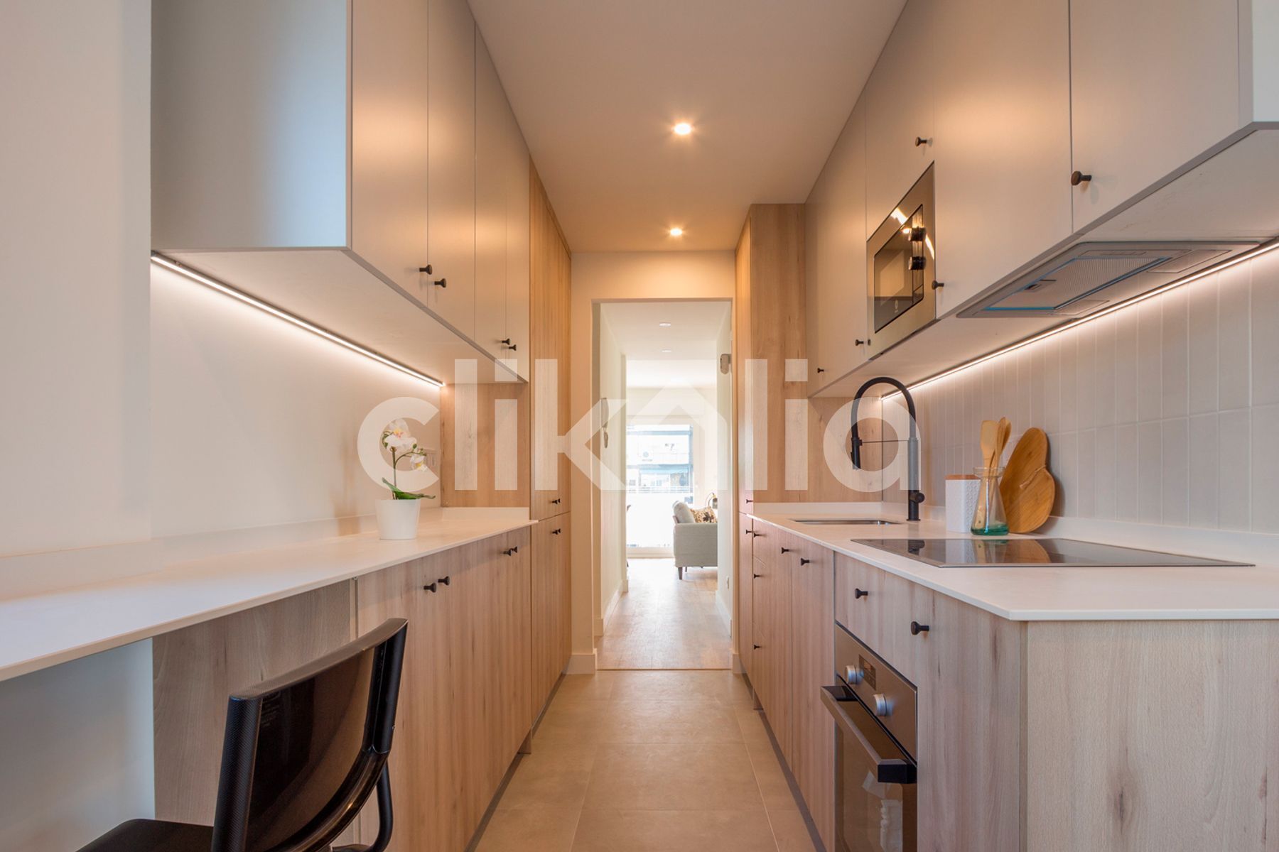 Kitchen of Flat for sale in  Sevilla Capital  with Air Conditioner and Terrace