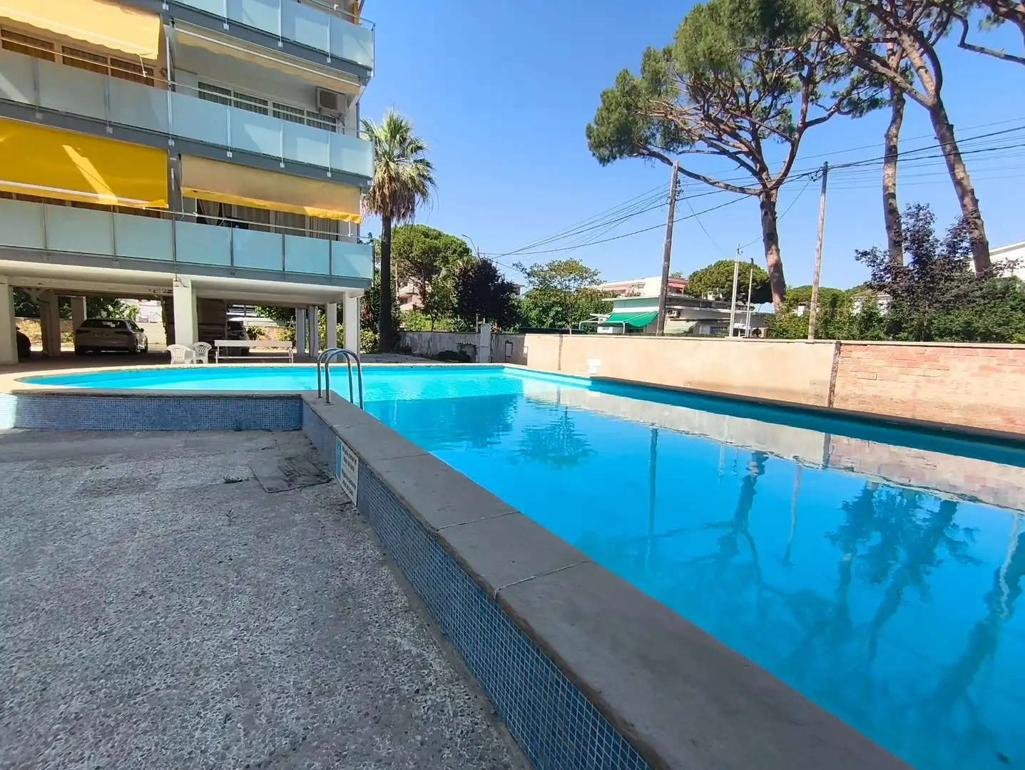 Piscina de Piso en venta en Castelldefels con Terraza, Balcón y Piscina comunitaria