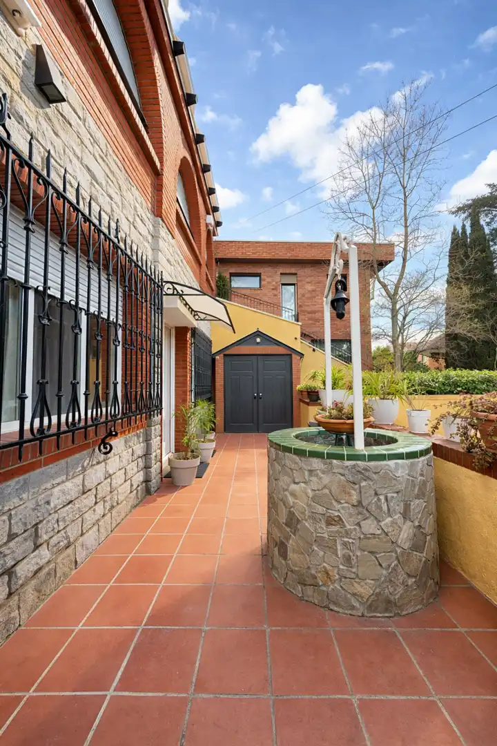 Exterior view of Houses for sale in Sant Cugat del Vallès  with Heating, Private garden and Terrace