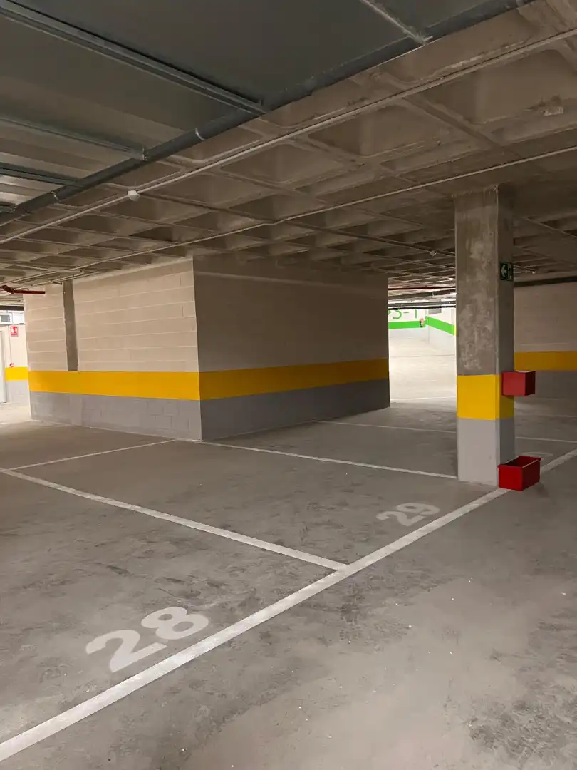 Parking de Piso de alquiler en Almería con Aire acondicionado, Calefacción y Terraza