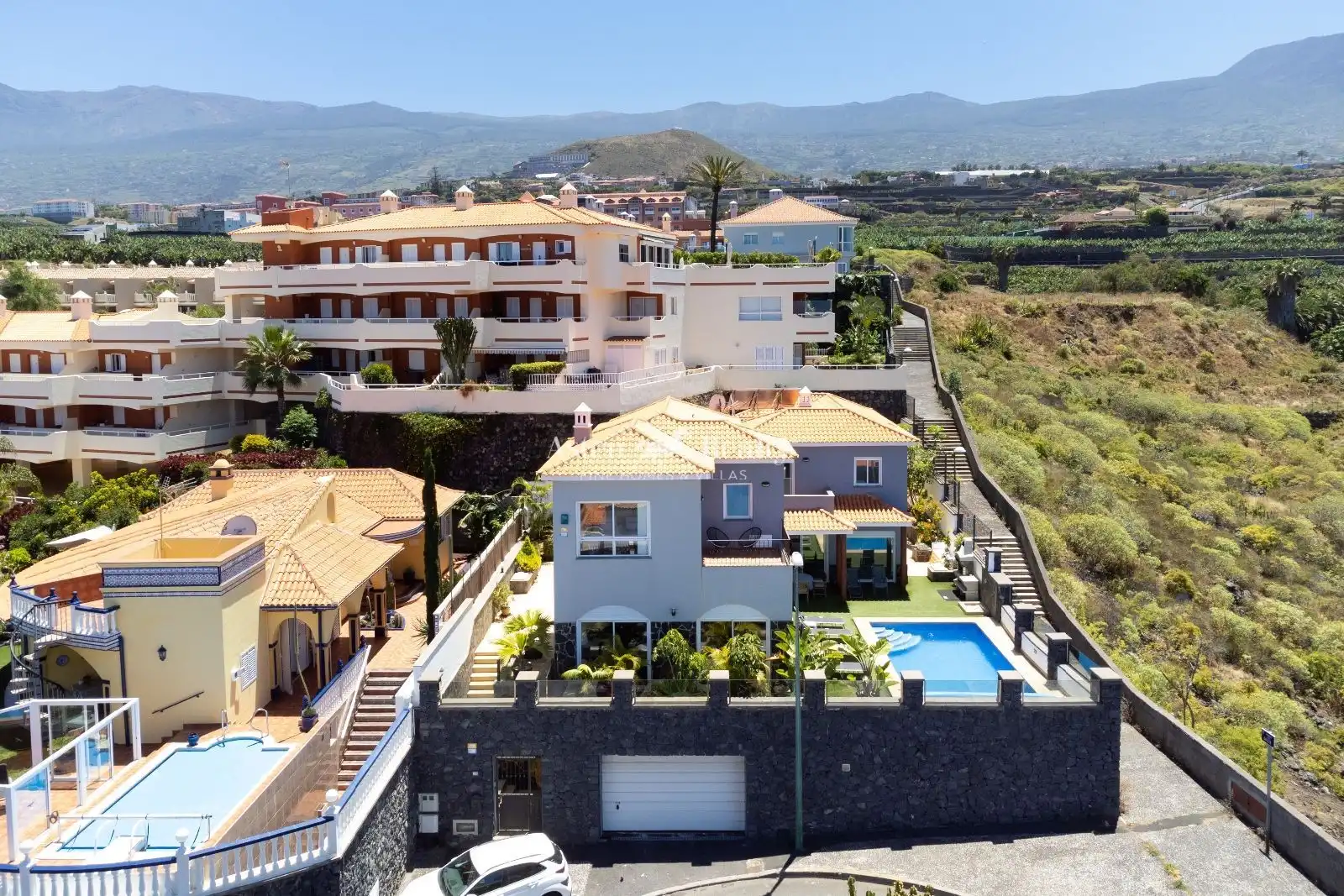 Houses for sale in De La Lancha, Playa Jardín