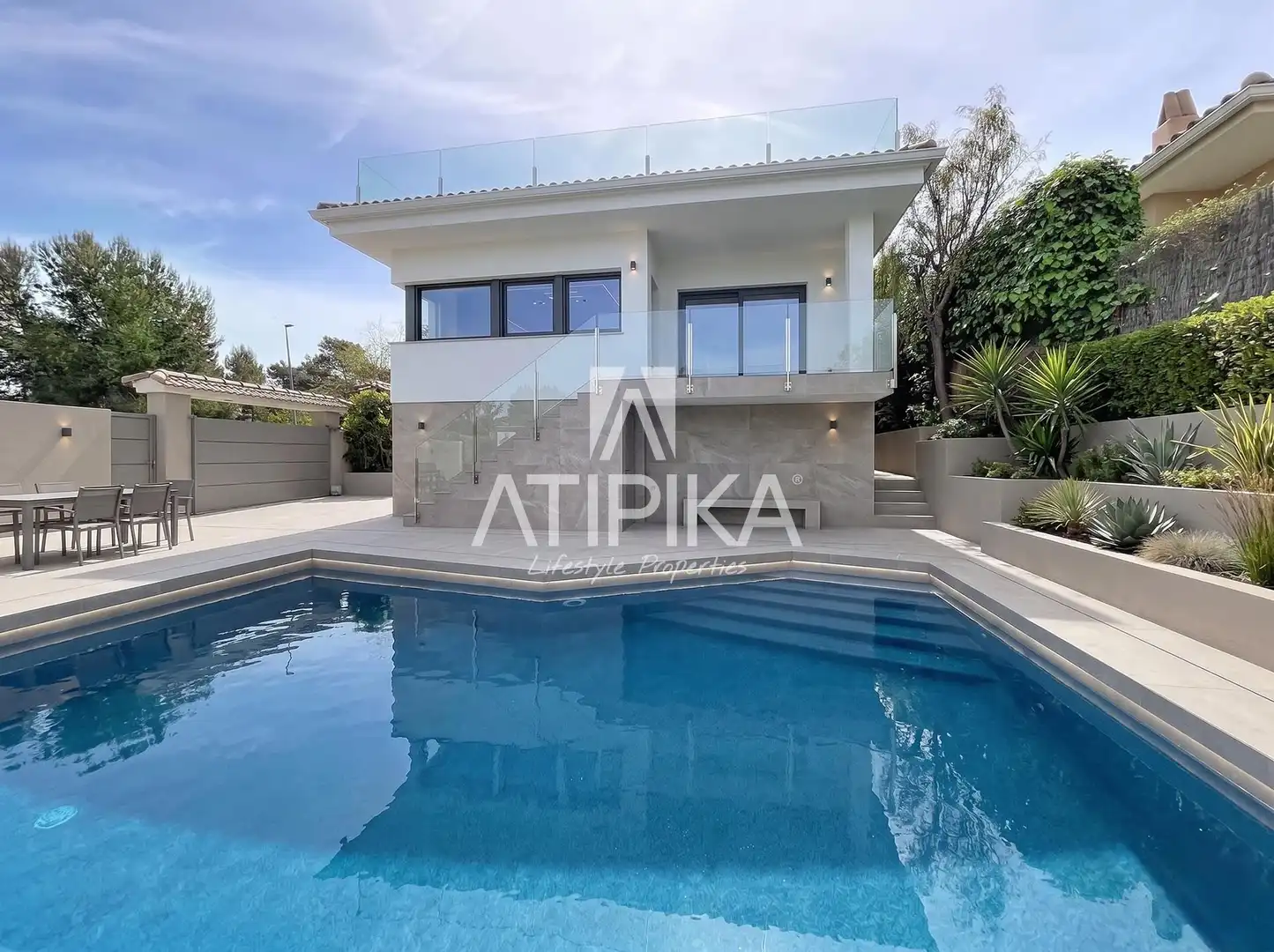 Exterior view of Houses for sale in Sant Pere de Ribes  with Swimming Pool, Oven and Washing machine