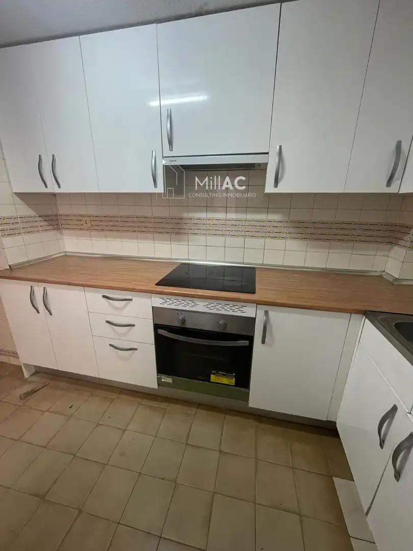 Kitchen of Flat for sale in  Madrid Capital  with Heating and Terrace