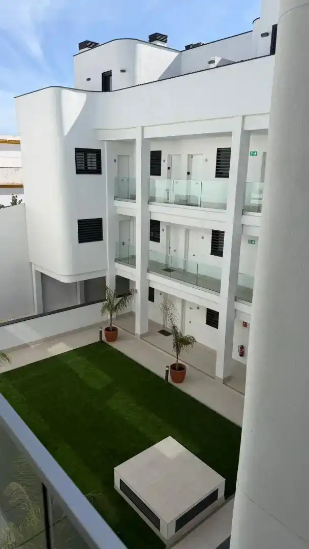 Vista exterior de Dúplex en venda en Tarifa amb Aire condicionat, Piscina i Balcó