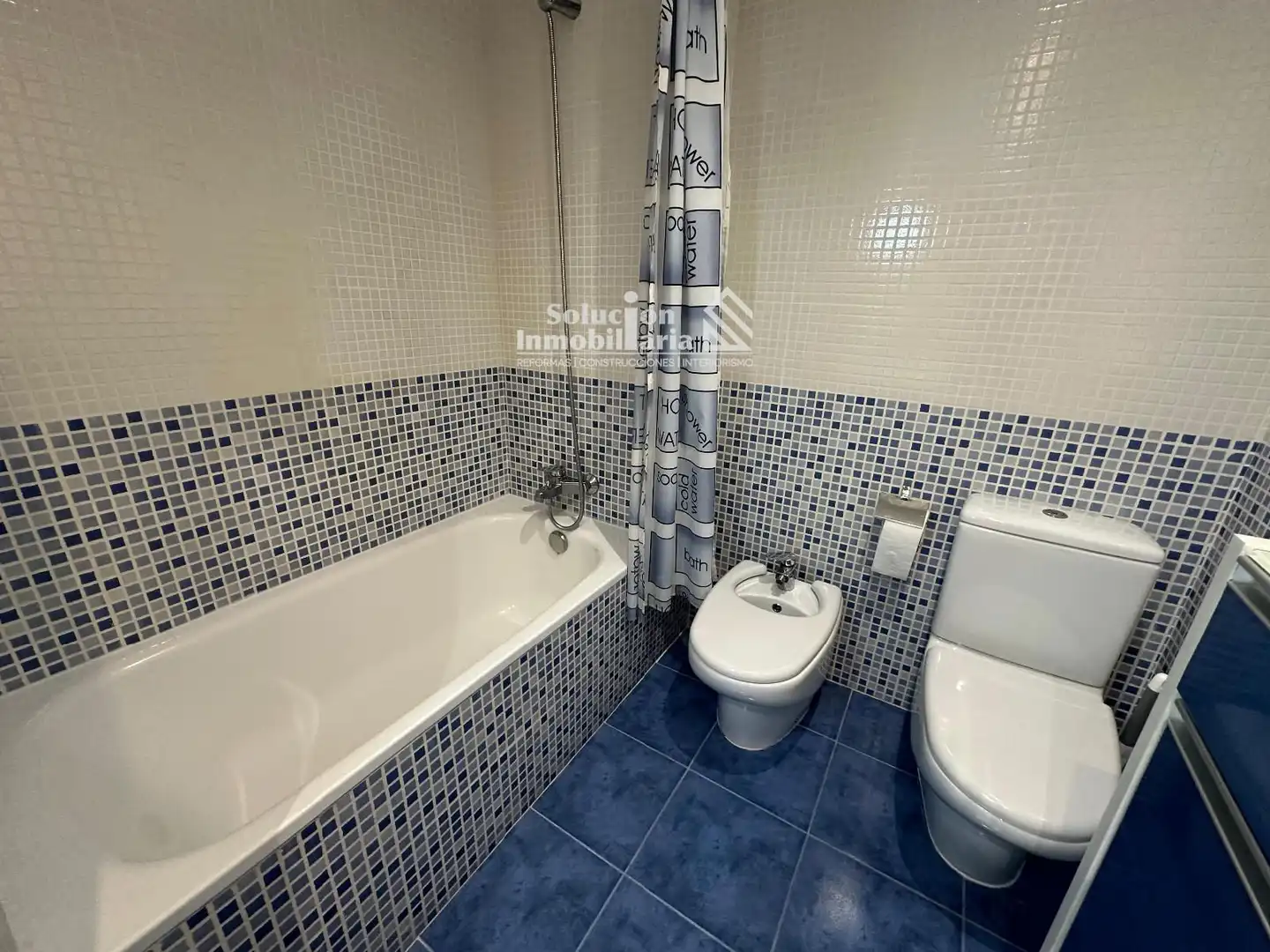 Badezimmer von Wohnung zur Miete in Salamanca mit Heizung, Terrasse und Möbliert