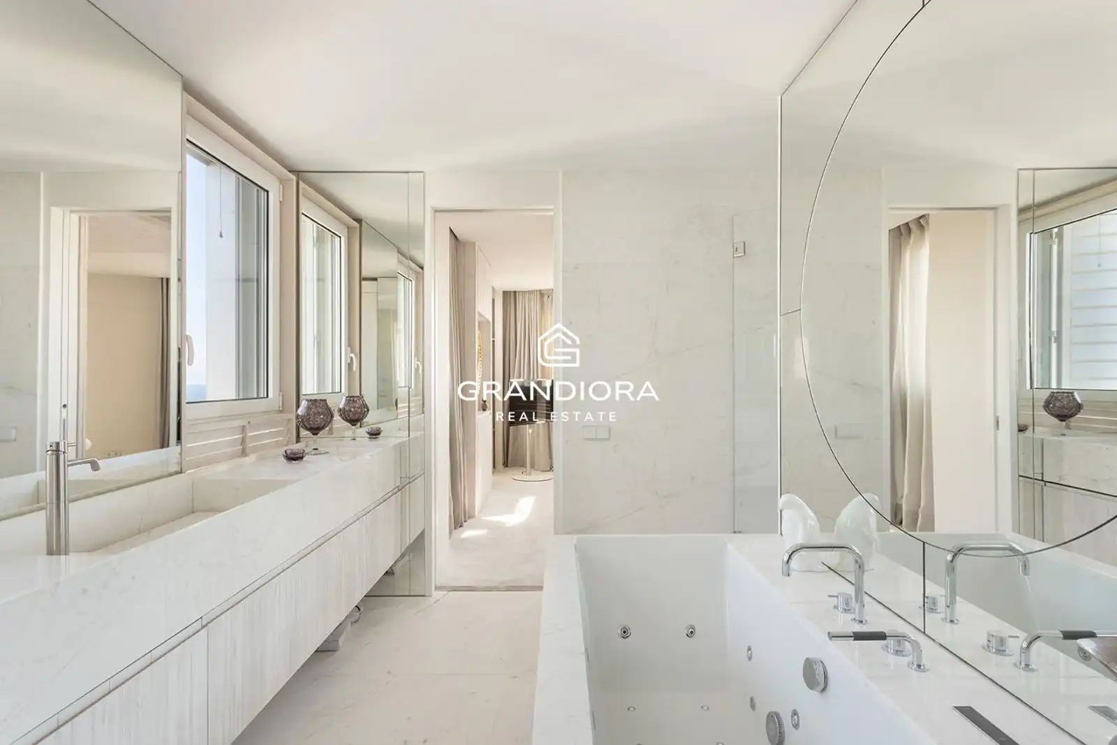 Baño de Ático en venta en Barcelona con Terraza, Amueblado y Alarma