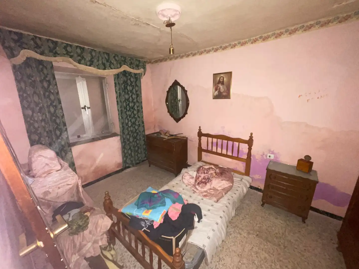 Bedroom of Houses for sale in Carrión de los Céspedes  with Private garden