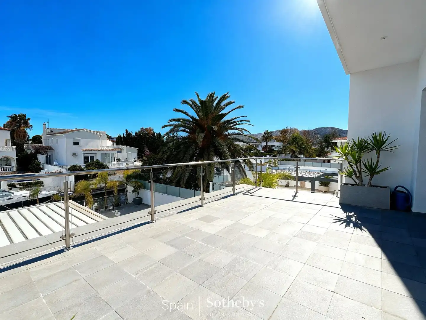 Terrassa de Casa adosada en venda en Empuriabrava amb Aire condicionat, Calefacció i Jardí privat