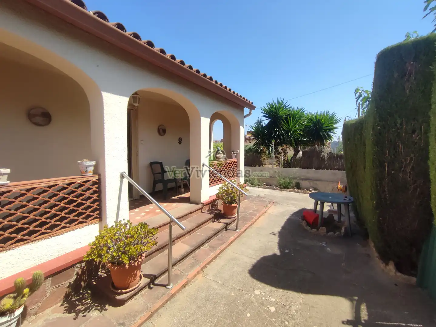 Vista exterior de Casa o xalet en venda en Sant Andreu de la Barca amb Calefacció, Jardí privat i Terrassa