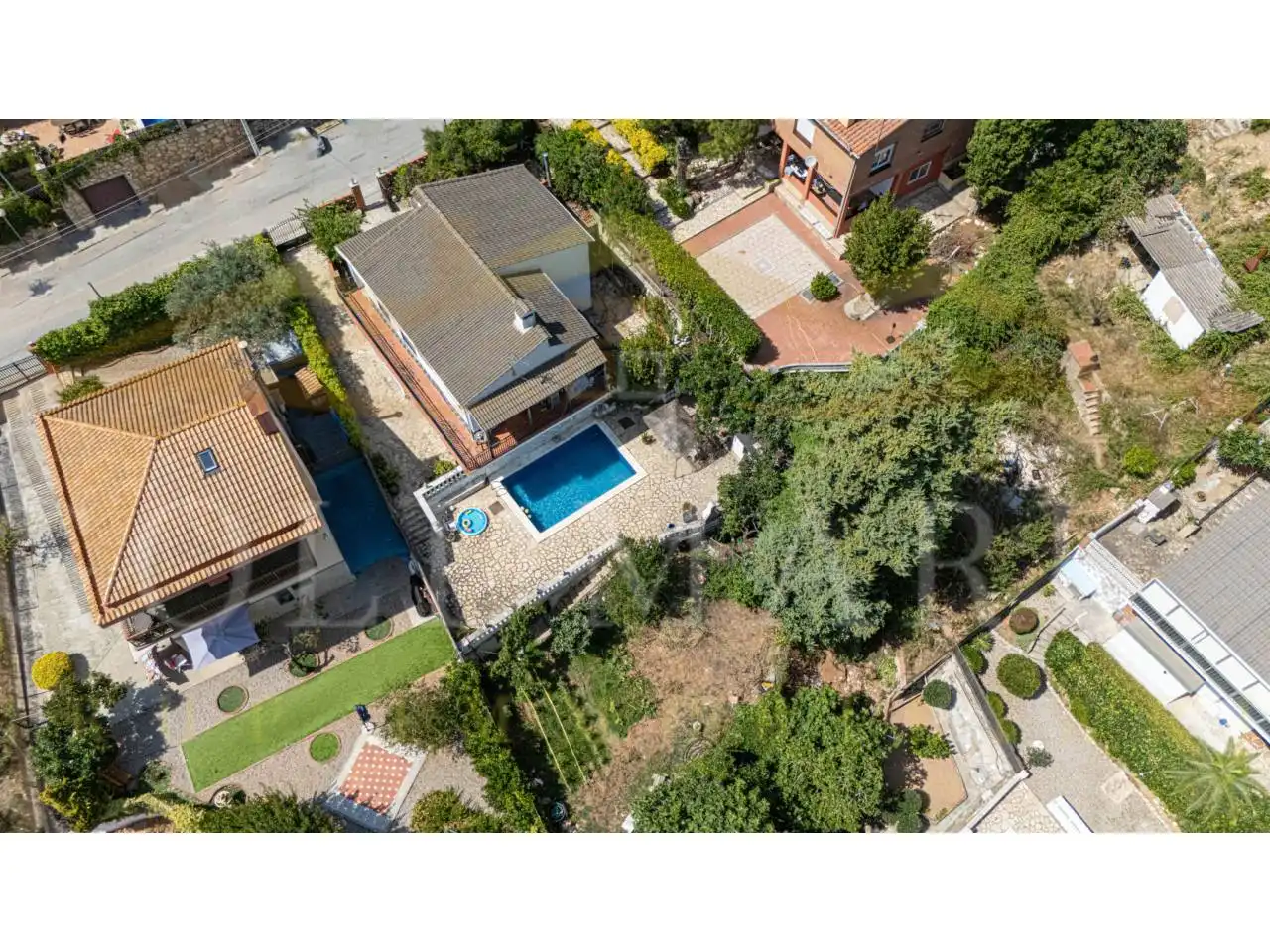 Vista exterior de Casa o xalet en venda en Corbera de Llobregat amb Calefacció, Jardí privat i Terrassa