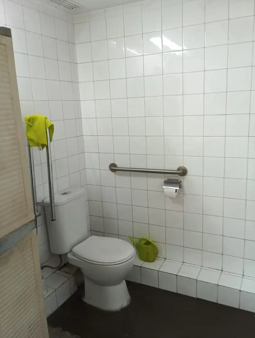 Bathroom of Commercial properties for transfer in Barcelona  with Furnished