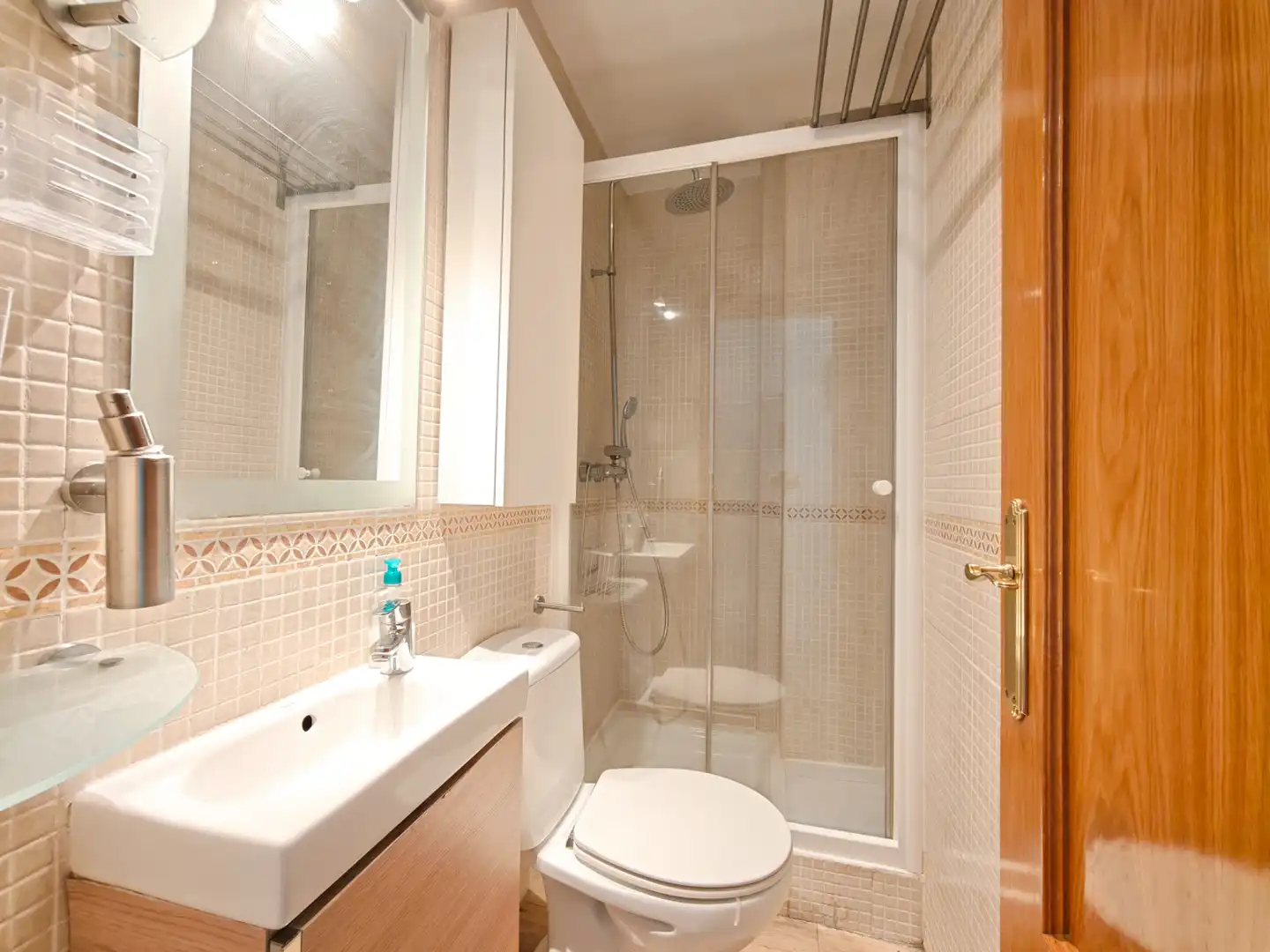 Baño de Piso de alquiler en Madrid con Aire acondicionado, Terraza y Trastero