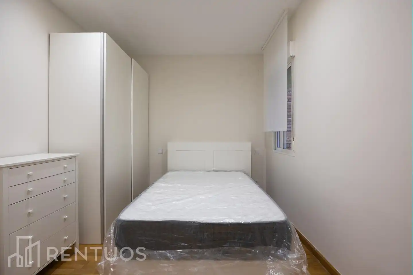 Bedroom of Flat for rent in Madrid  with Air Conditioner, Heating and Furnished