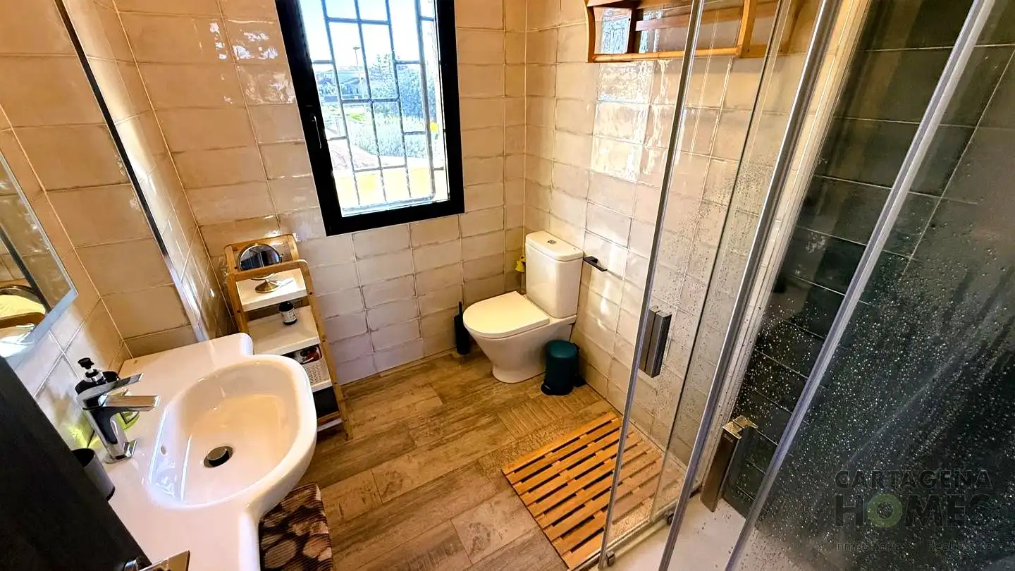 Baño de Casa adosada en venta en Cartagena con Aire acondicionado, Jardín privado y Parquet