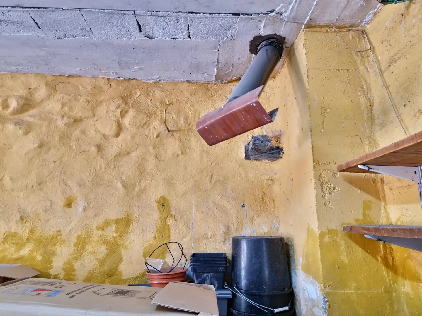 Vista exterior de Casa adosada en venta en Cacabelos con Calefacción y Balcón