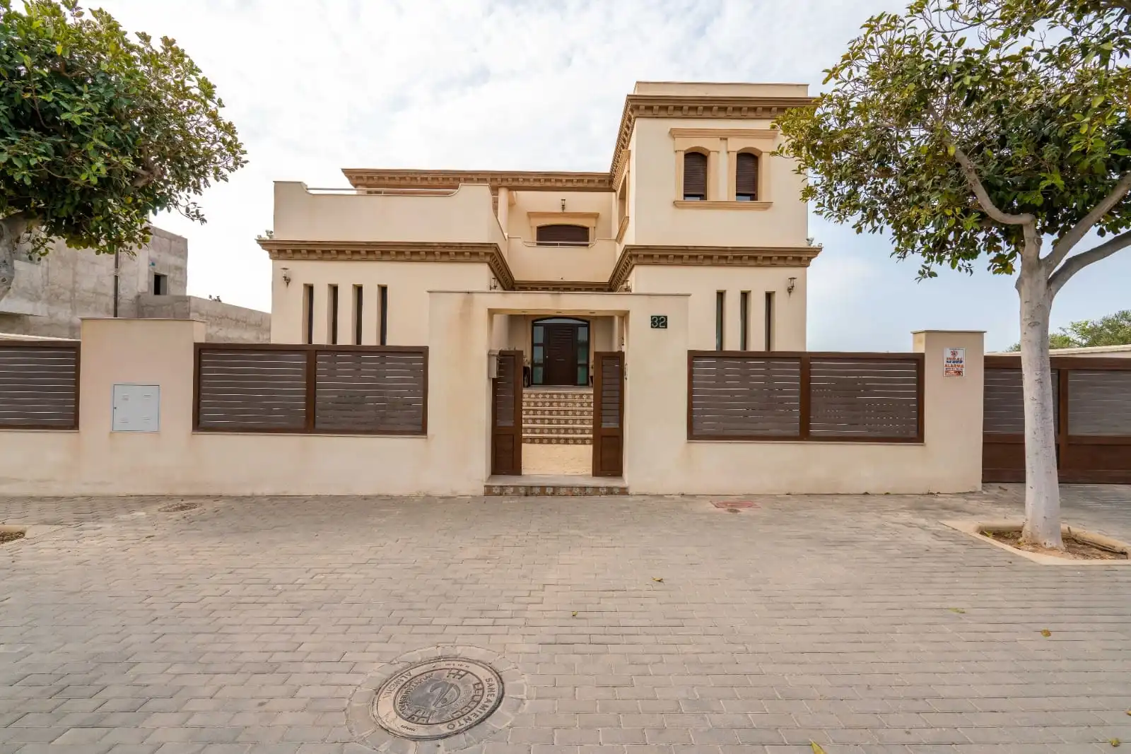 Vista exterior de Casa o chalet en venta en Almería con Aire acondicionado, Calefacción y Jardín privado