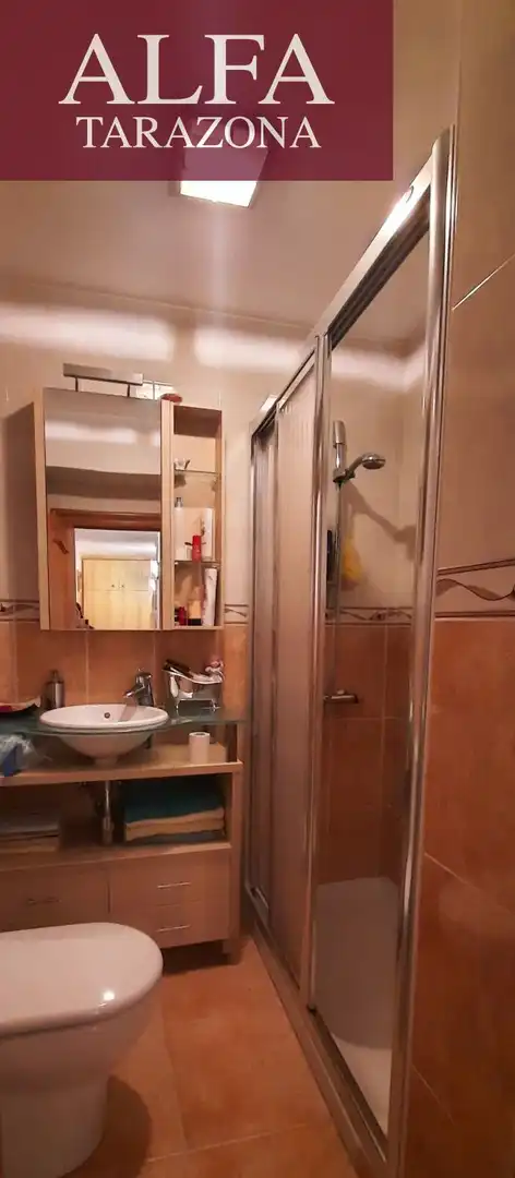 Baño de Piso en venta en Tarazona con Calefacción, Trastero y Balcón