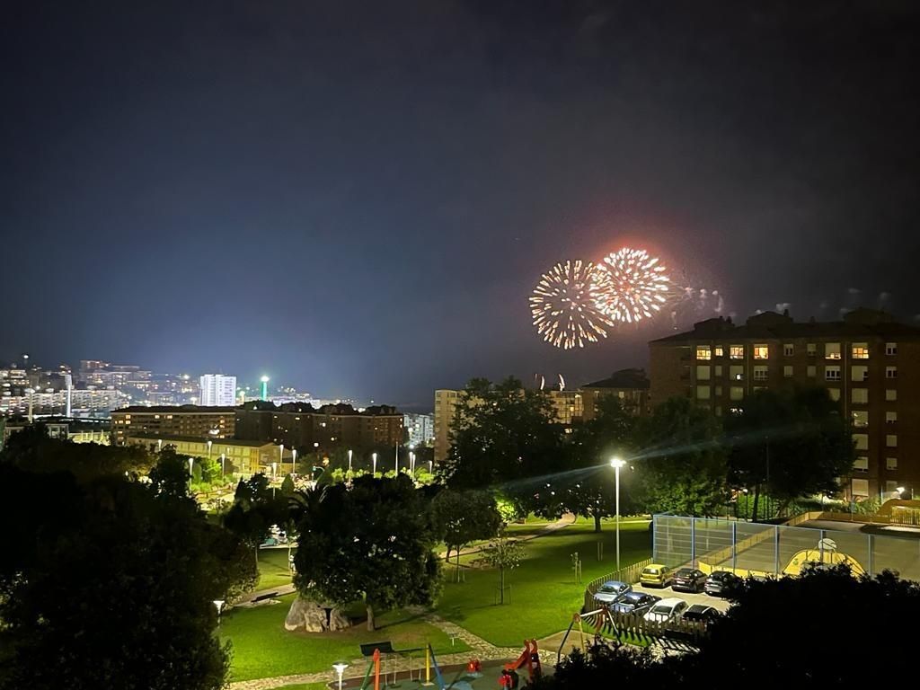 Vista exterior de Pis de lloguer en Santander amb Calefacció, Jardí privat i Terrassa