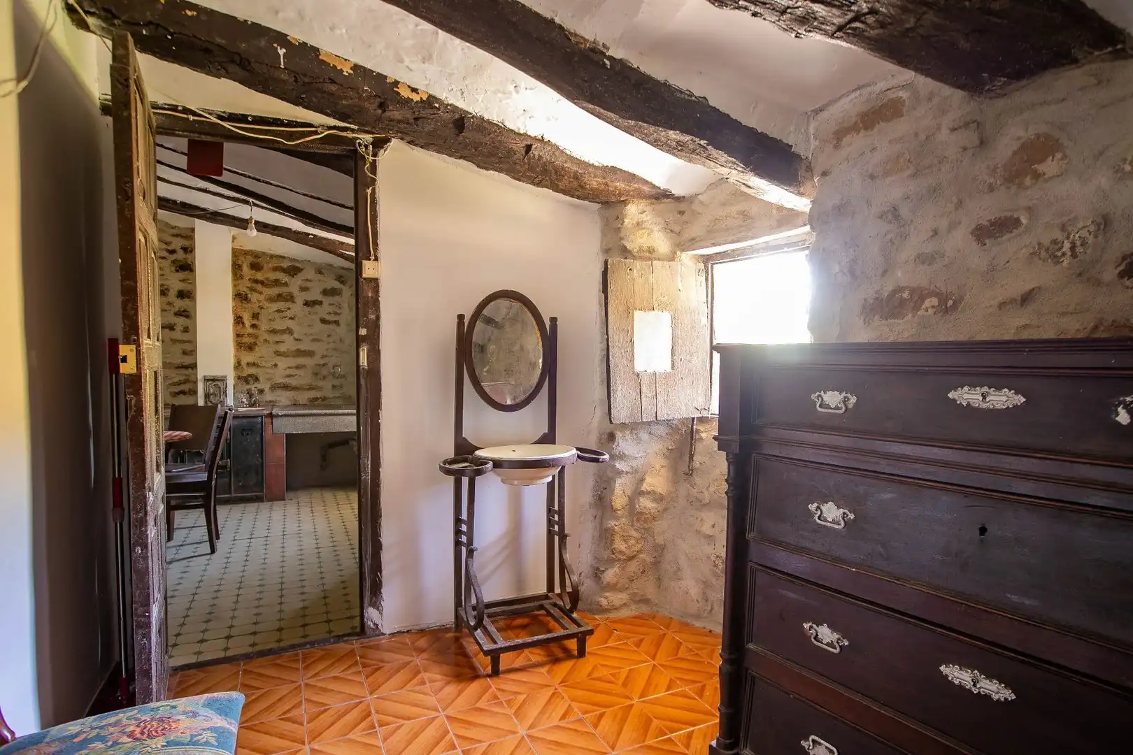 Country house zum Verkauf in Guirguillano mit Heizung, Terrasse und Abstellraum