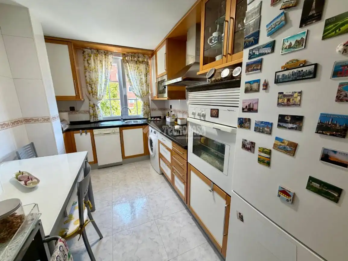 Kitchen of Flat for sale in León Capital 