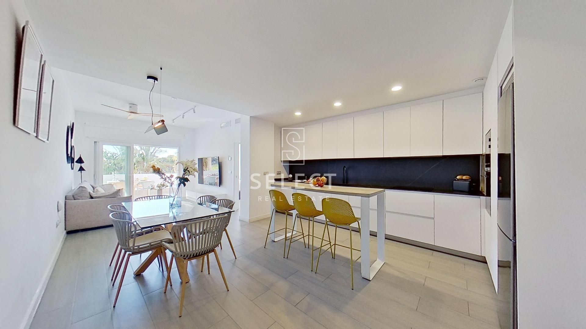 Cuina de Planta baixa en venda en Motril amb Aire condicionat, Terrassa i Moblat