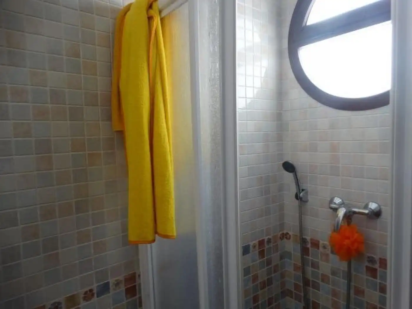 Bany de Casa o xalet en venda en Villanueva del Rosario amb Aire condicionat, Terrassa i Moblat