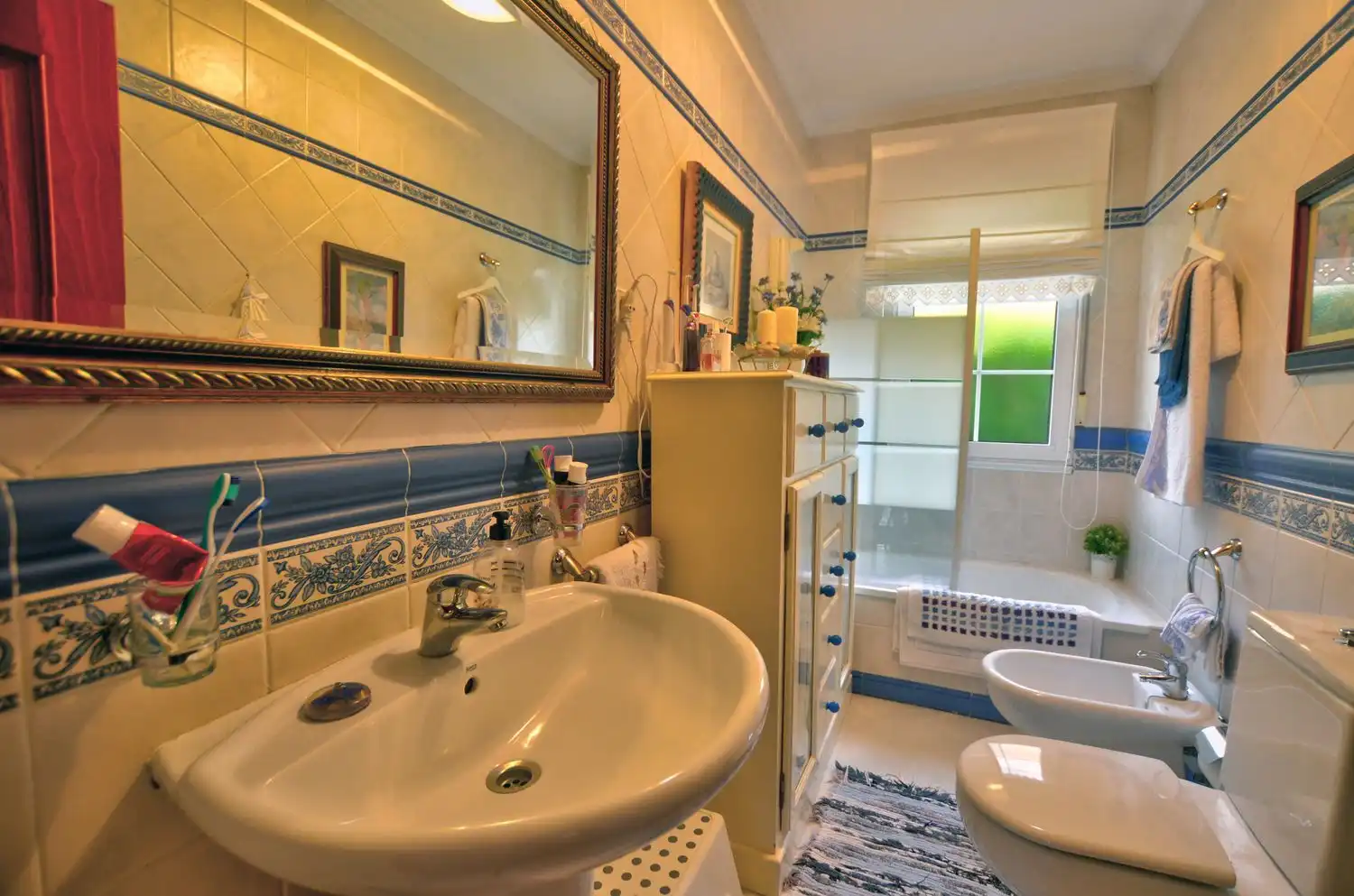 Baño de Casa o chalet en venta en Avilés con Calefacción, Terraza y Trastero