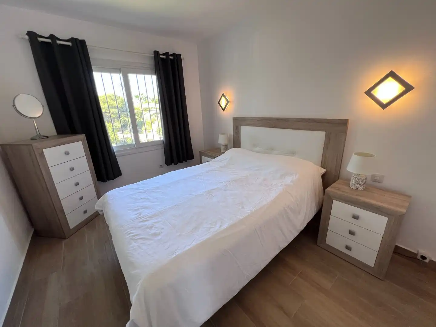Bedroom of Flat for rent in Estepona  with Air Conditioner, Internet and Community pool
